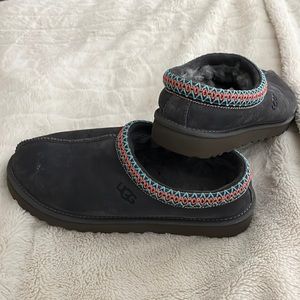 UGG size 10 women’s gray Tasman shoes